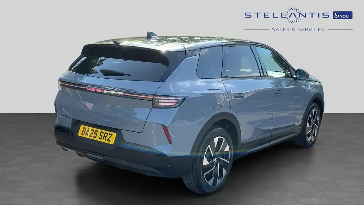 Used Vauxhall Grandland X GSe 143 HP (105 kW) 2025 Grey SUV