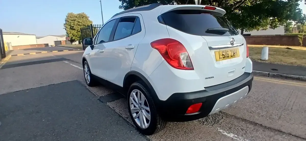 Used Vauxhall Mokka 140 HP (102 kW) 2016 White SUV