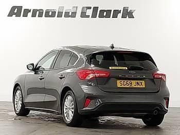 Used Ford Focus Titanium 125 HP (91 kW) 2018 Grey Hatchback