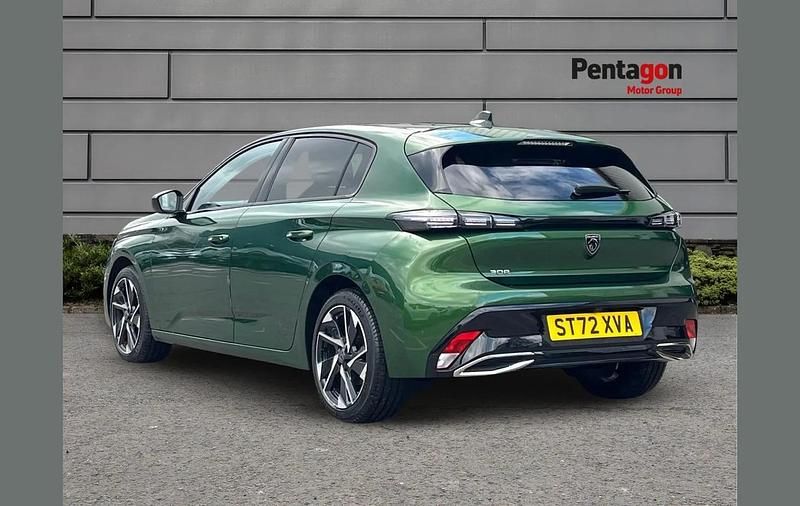 Used Peugeot 308 Allure Premium 128 HP (94 kW) 2023 Green Hatchback