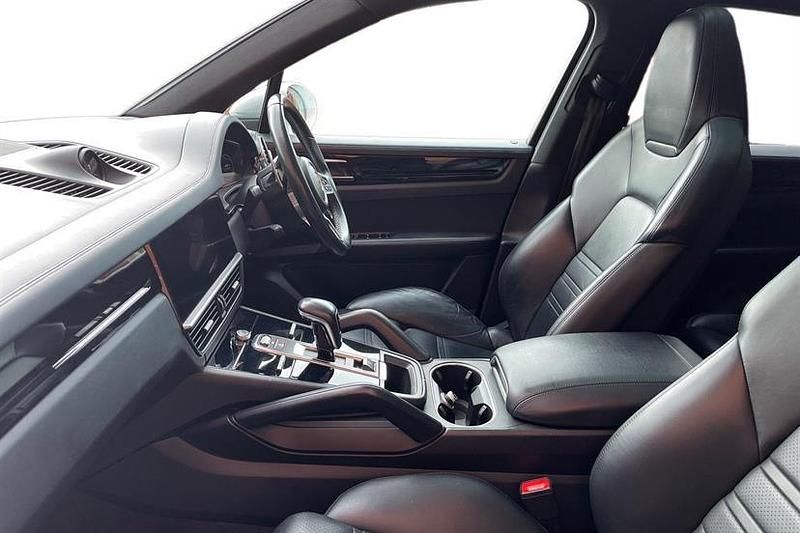 Used Porsche Cayenne 462 HP (339 kW) 2019 White SUV