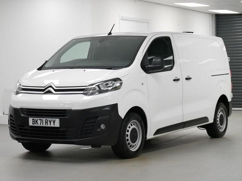 Used Citroën Dispatch 120 HP (88 kW) 2021 White MPV