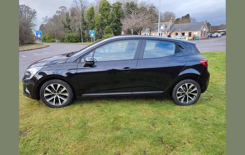 Used Renault Clio V Evolution 89 HP (65 kW) 2023 Black Hatchback