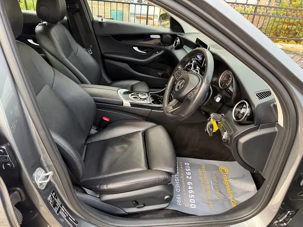 Used Mercedes C200 Executive 181 HP (133 kW) 2018 Grey Estate