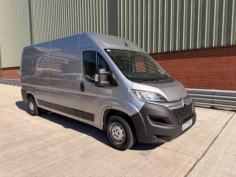 Usado Citroën Relay 140 HP (102 kW) 2023 Cinzento Van