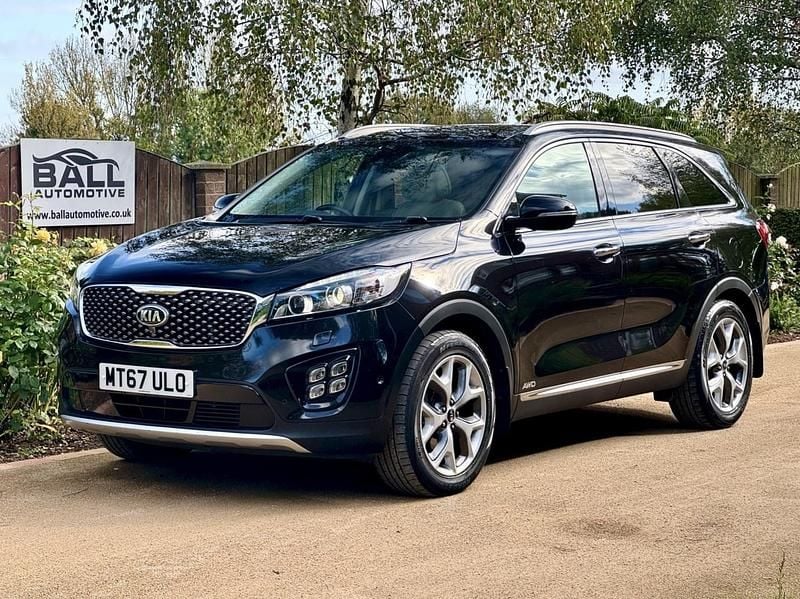 Black Used 2017 Kia Sorento 4 SUV | £13,750 (Fair price) - Image 1/4