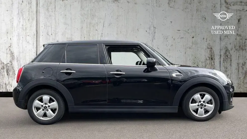Used Mini Cooper Classic 134 HP (98 kW) 2020 Black Hatchback