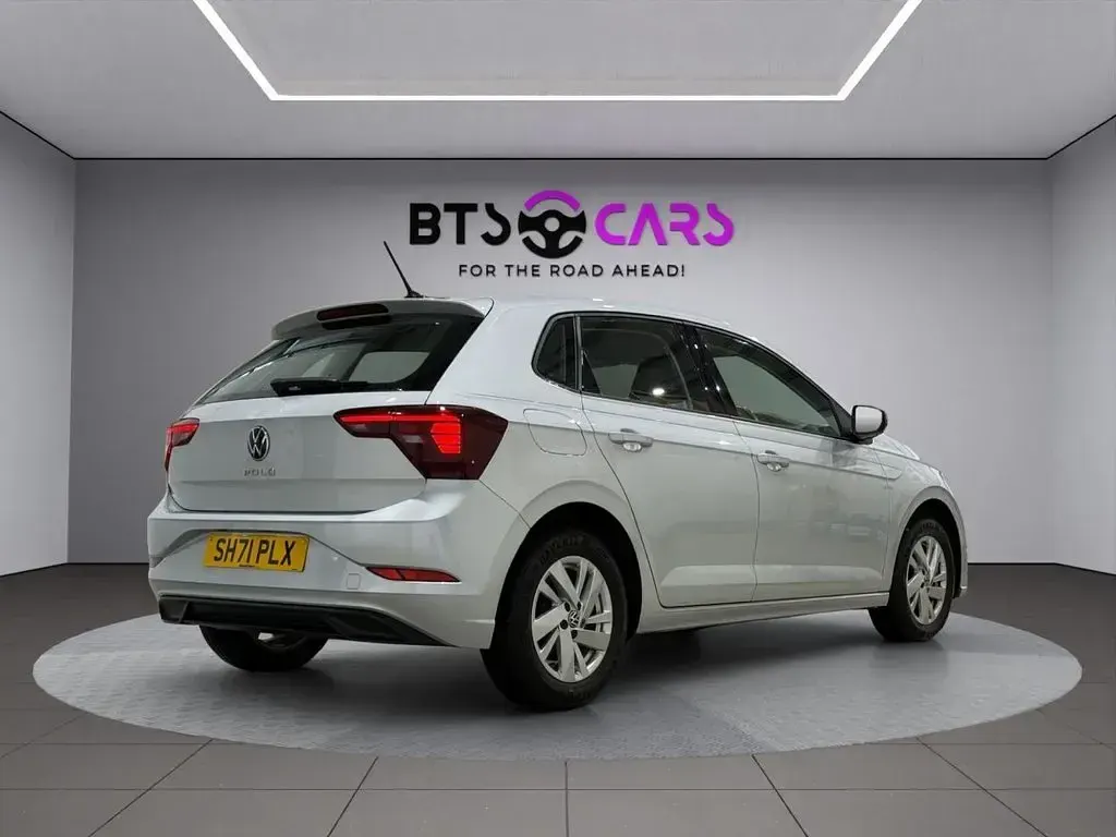 Begagnad VW Polo Life 95 HK (69 kW) 2021 Silver Halvkombi