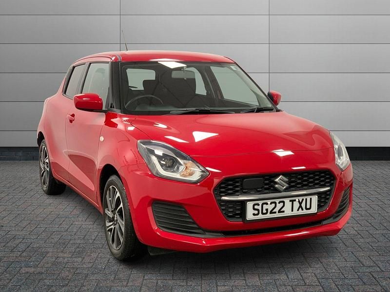Begagnad Suzuki Swift SZ-L 2022 Röd Halvkombi