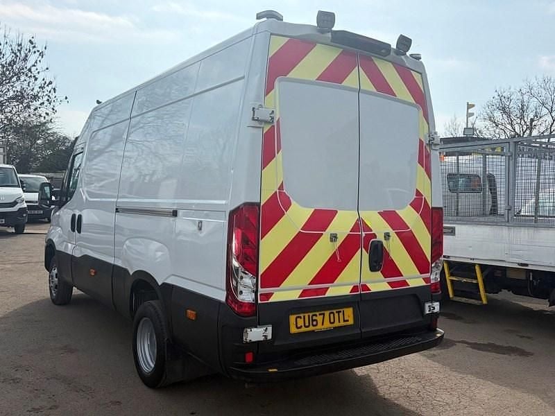 Used Iveco Daily 180 HP (132 kW) 2018 White Van