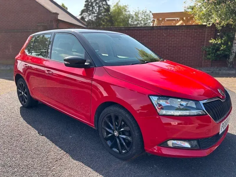 Used Skoda Fabia Colour Edition 75 HP (55 kW) 2019 Red Hatchback