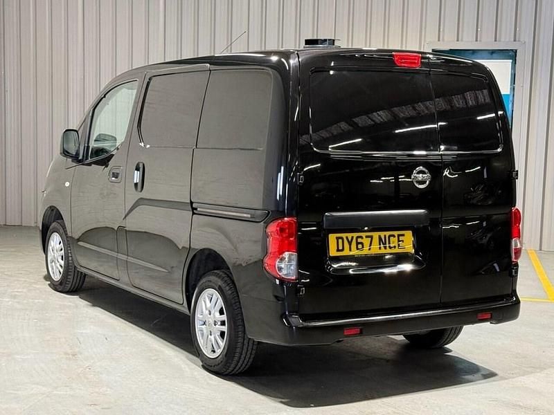 Usado Nissan NV200 Tekna 2017 Negro Monovolumen