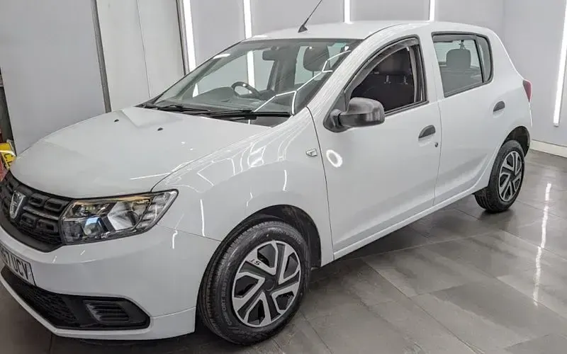 Gebraucht Dacia Sandero Ambiance 75 PS (55 kW) 2017 Weiß Kleinwagen