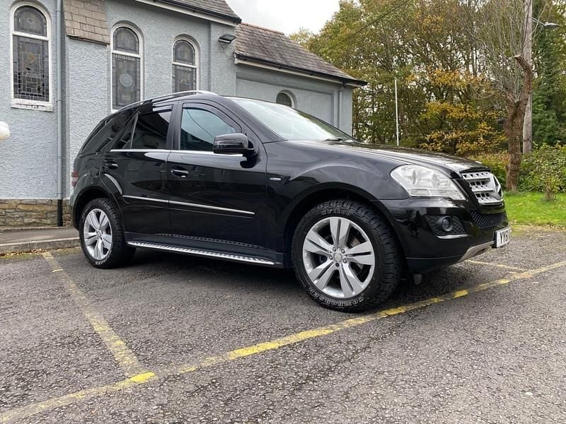 Black Used 2011 Mercedes ML300 SUV | £6,995 (Fair price) - Image 1/4