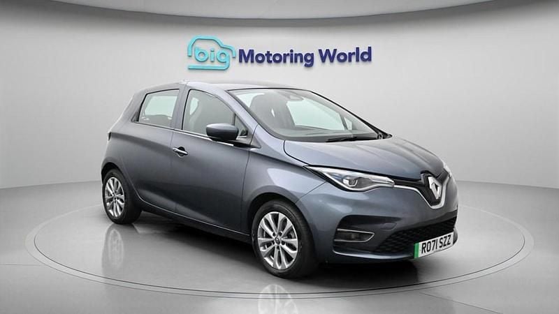 Used Renault Zoe Iconic 98 kW (134 HP) 2021 Hatchback