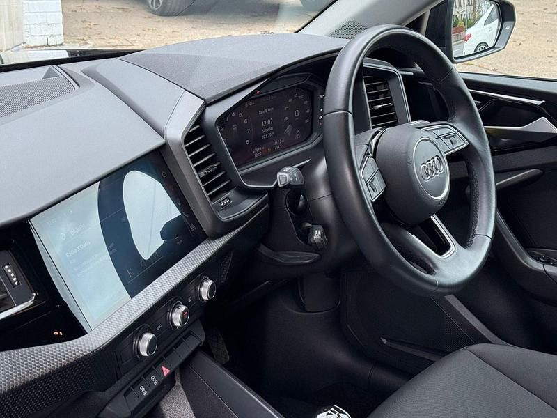 Used Audi A1 Sportback Design 95 HP (69 kW) 2022 Black Hatchback