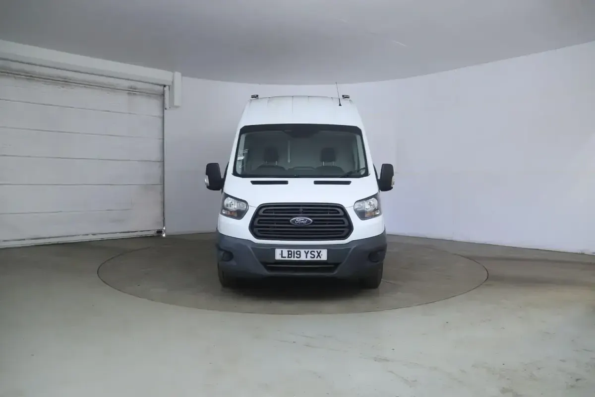 Usado Ford Transit 130 HP (95 kW) 2019 Branco Van