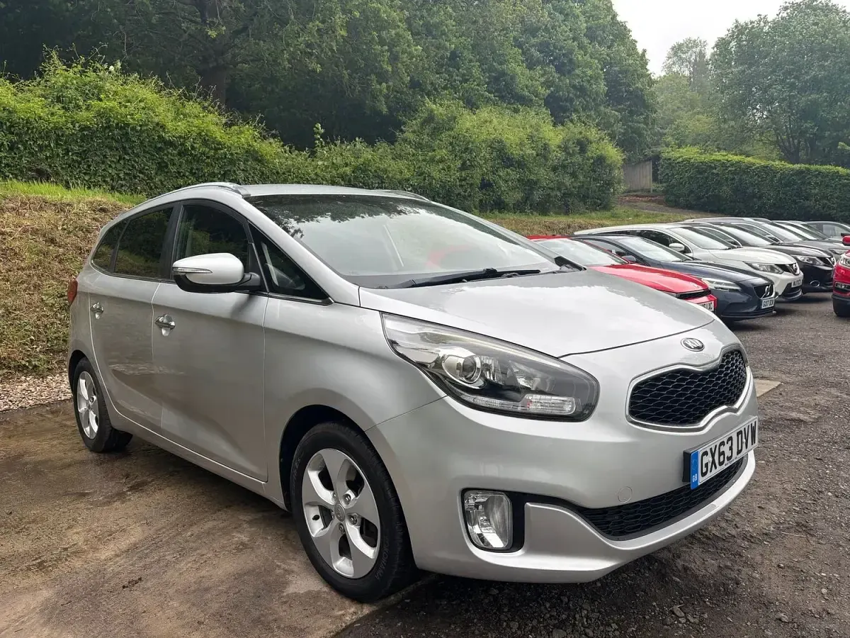 Used Kia Carens 133 HP (97 kW) 2013 Silver MPV