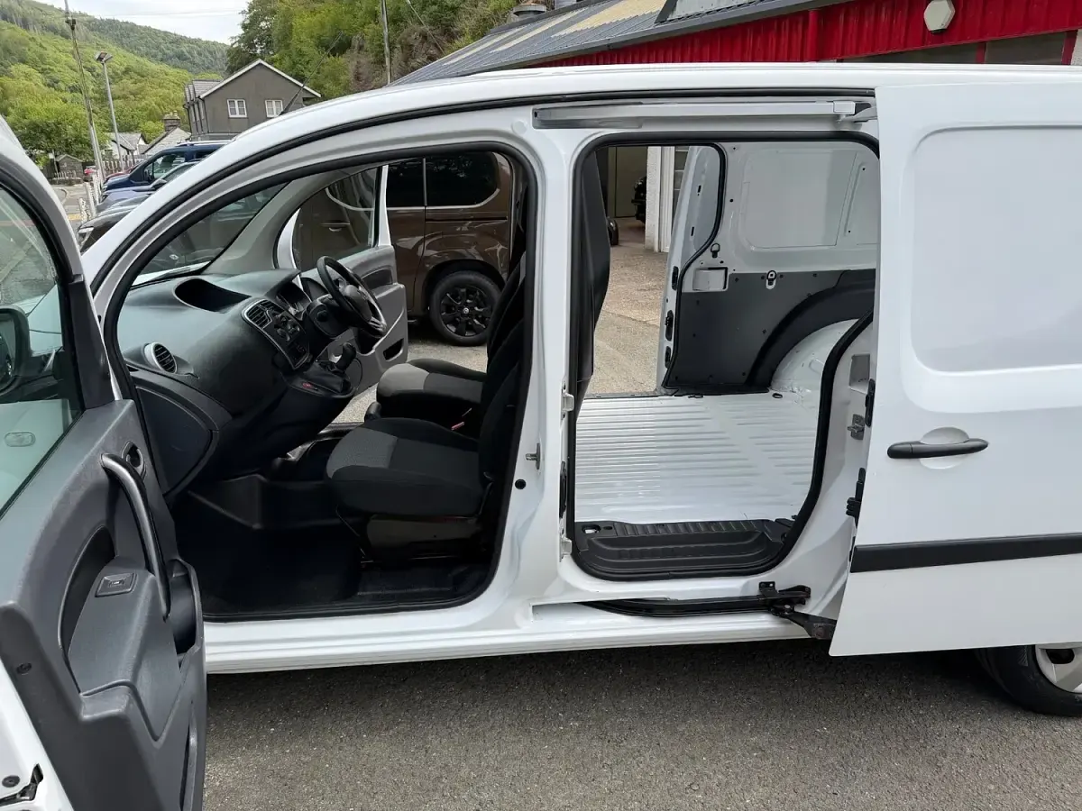Used Renault Kangoo Business 2018 White MPV