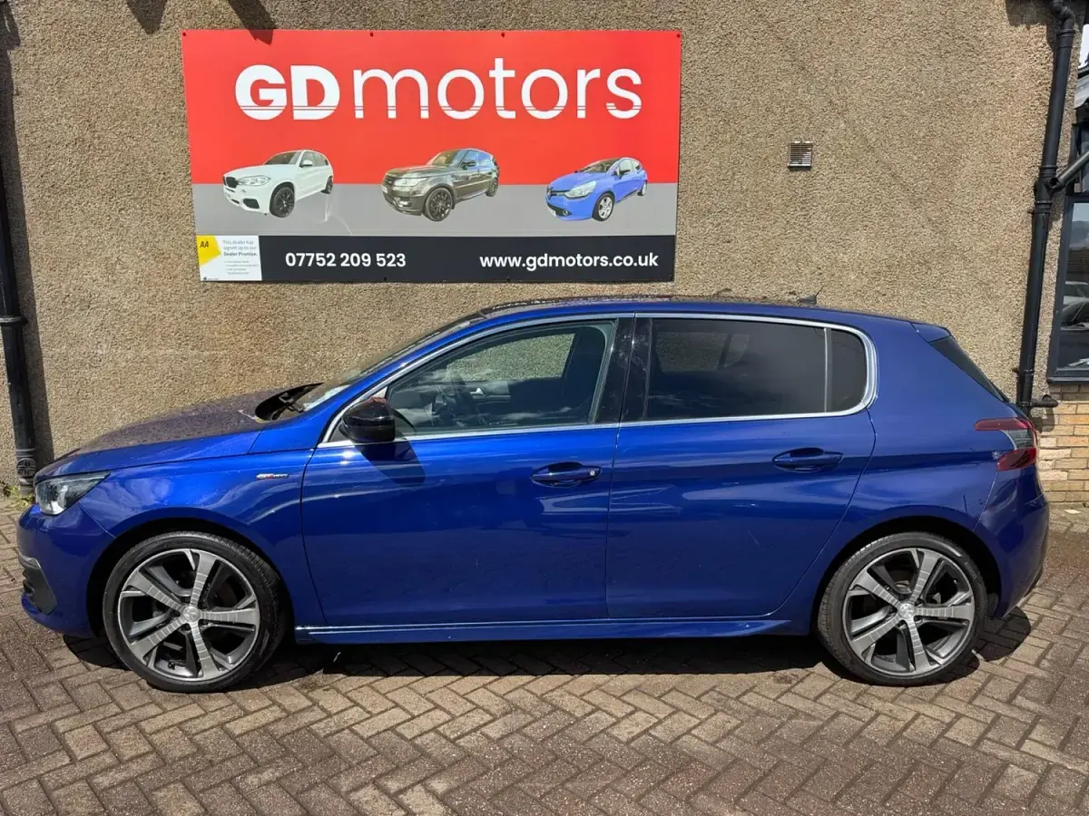 Used Peugeot 308 GT-line 130 HP (95 kW) 2018 Blue Hatchback