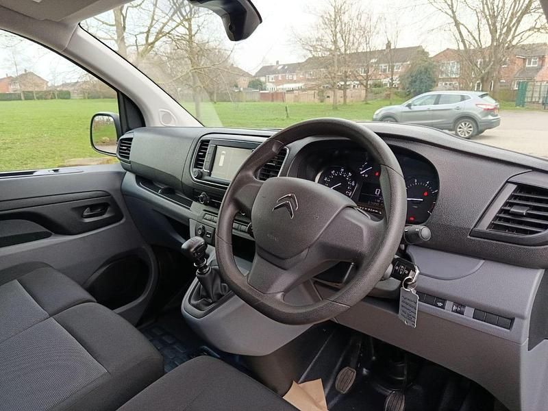 Used Citroën Dispatch 101 HP (74 kW) 2023 Grey MPV