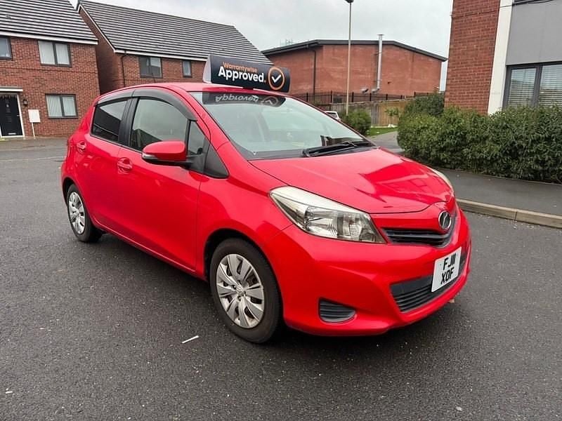 Used Toyota Yaris 2011 Red Hatchback