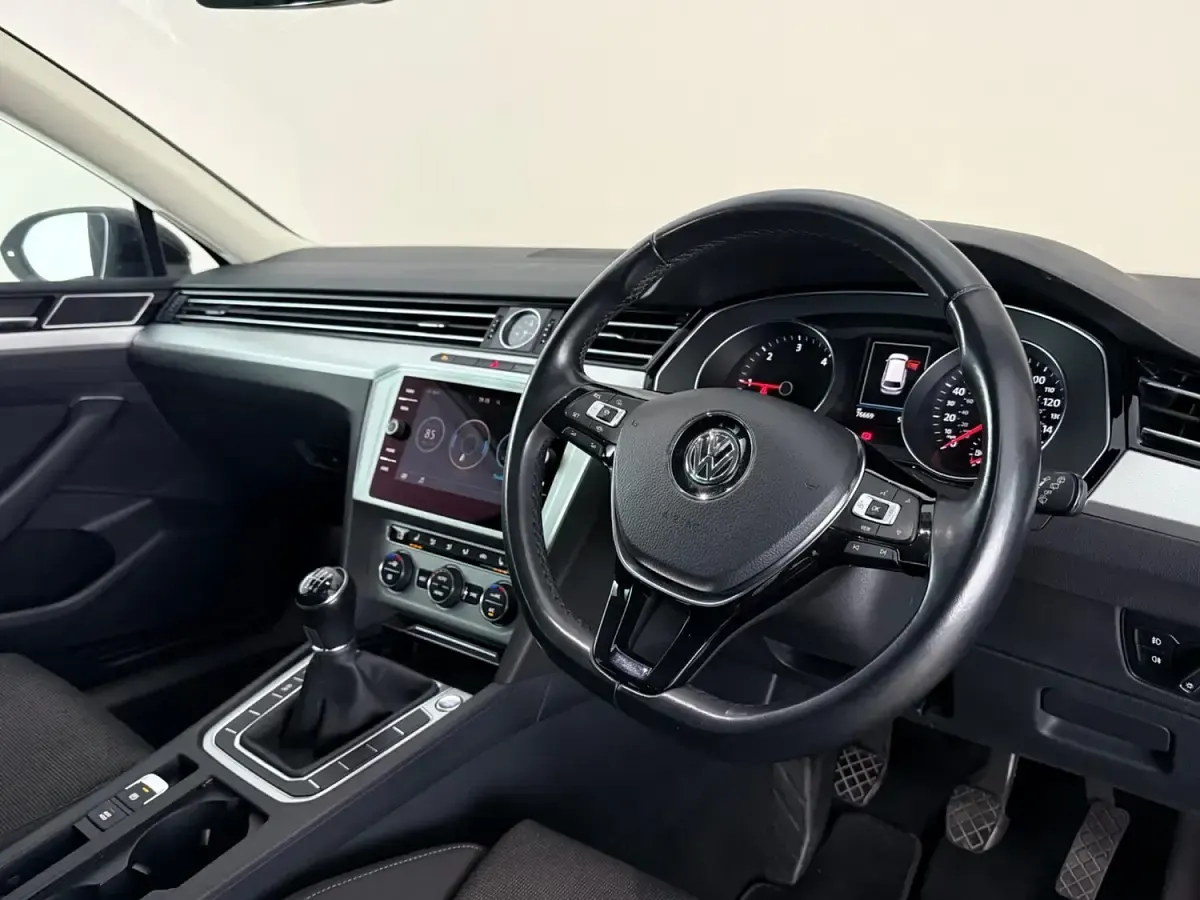 Used VW Passat Business 150 HP (110 kW) 2019 Black Estate