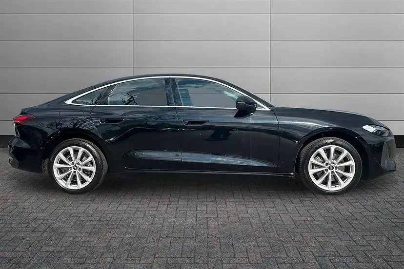 Begagnad Audi A5 Sport 150 HK (110 kW) 2025 Svart Sedan