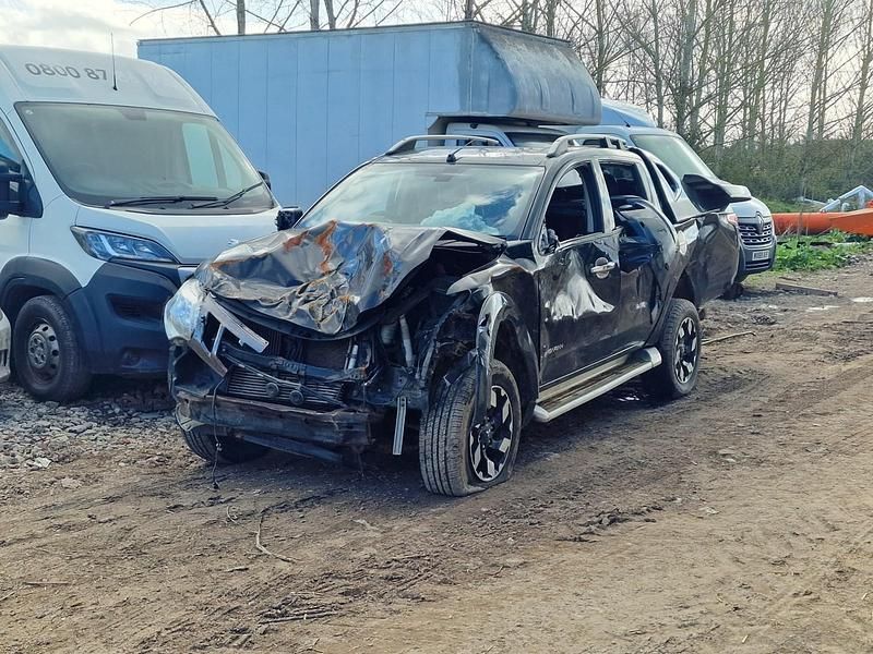 Used Mitsubishi L200 178 HP (130 kW) 2017 Black Pickup
