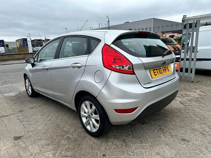 Used Ford Fiesta Zetec 96 HP (70 kW) 2010 Silver Hatchback