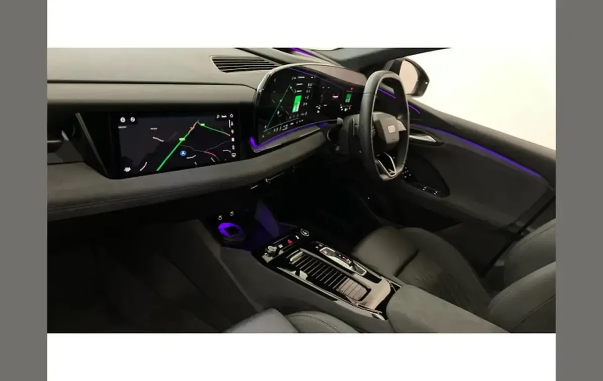 Usado Audi Q6 e-tron Advanced 284 kW (387 CV) 2025 Azul SUV