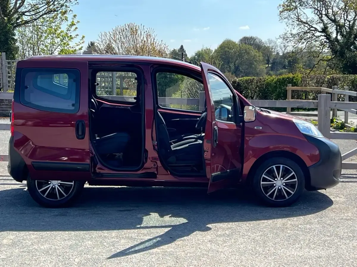 Second-hand Peugeot TePee S 75 CP (55 kW) 2012 Roșu Monovolum