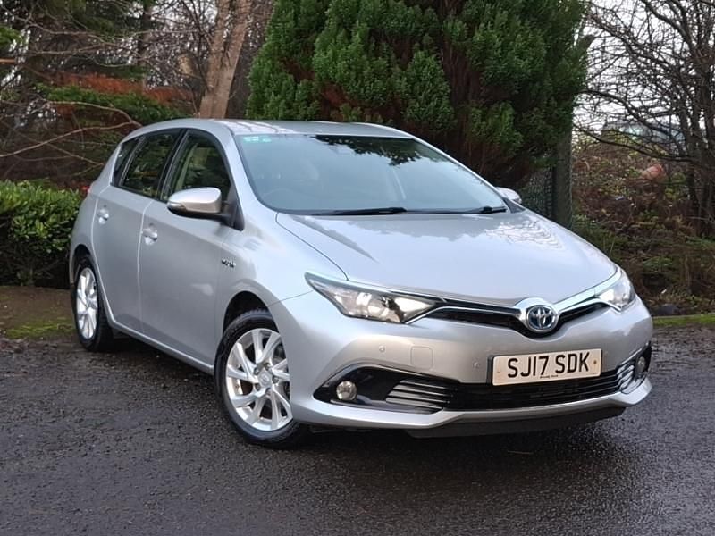 Silver Used 2017 Toyota Auris Hybrid Business Edition Hatchback | £11,798 (Fair price) - Image 1/4