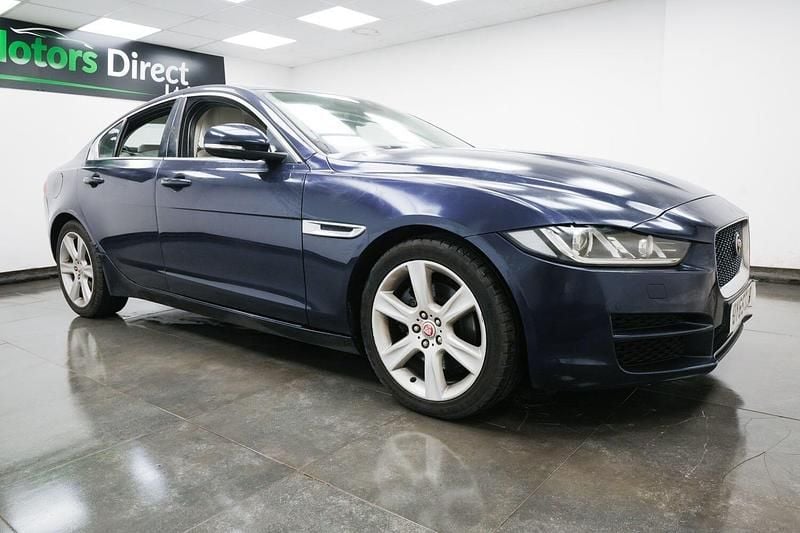 Used Jaguar XE Portfolio 180 HP (132 kW) 2015 Blue Sedan