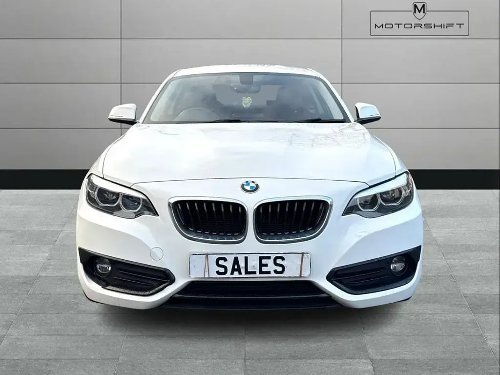 Used BMW 218 Sport Line 136 HP (100 kW) 2017 White Coupe