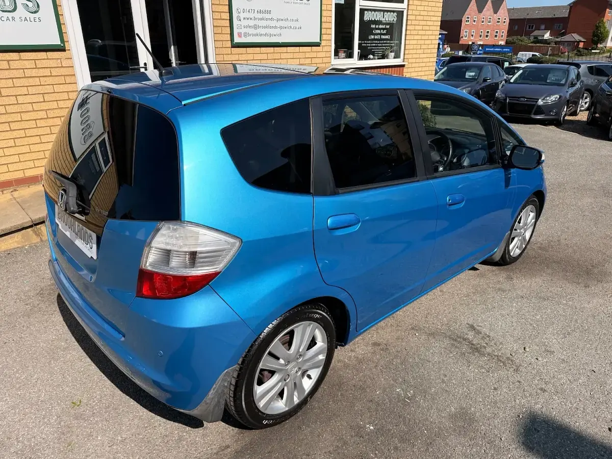 Used Honda Jazz EX 98 HP (72 kW) 2011 Brilliant sky blue Hatchback