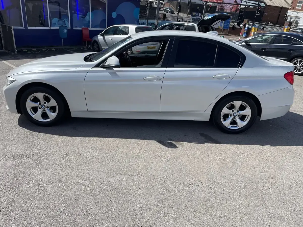 Used BMW 320 Efficient Dynamics 2015 White Sedan