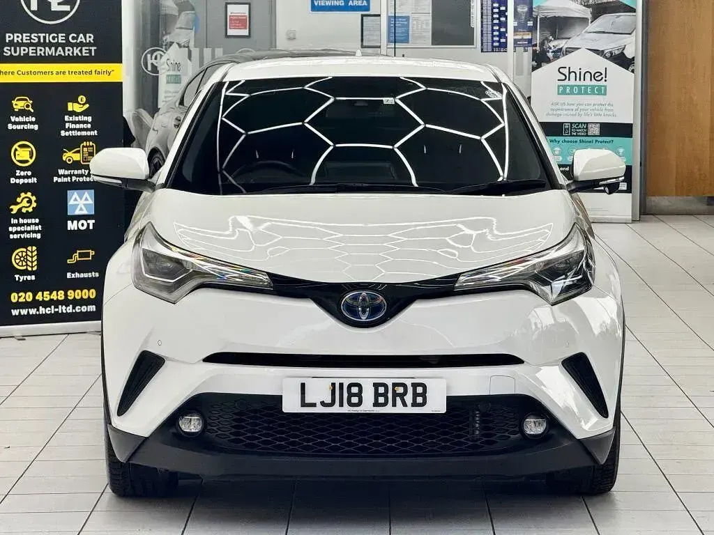 Used Toyota C-HR 122 HP (89 kW) 2025 White SUV