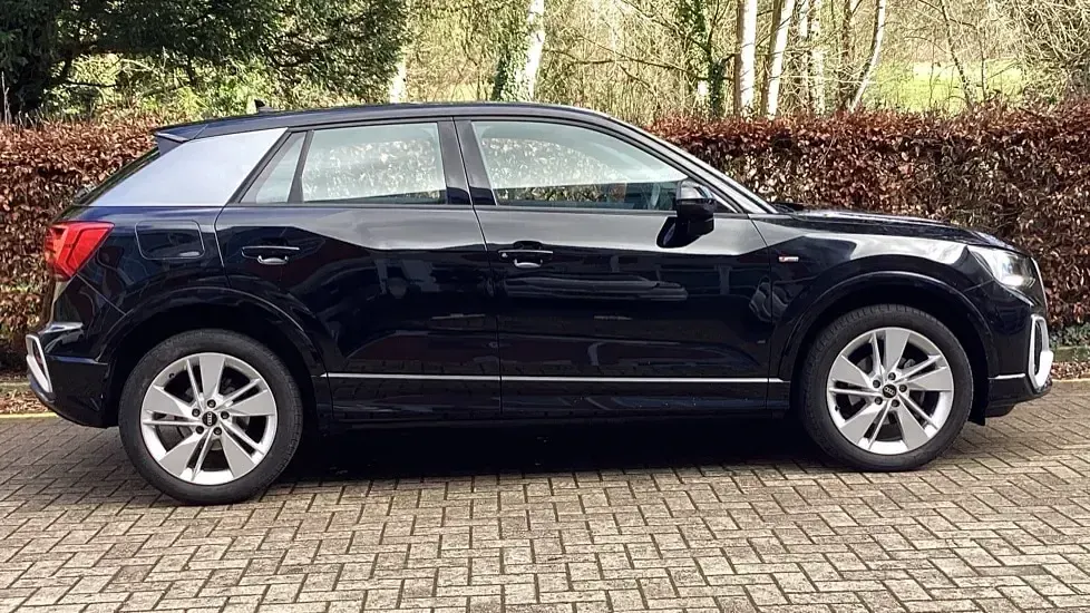 Used Audi Q2 S-Line 147 HP (108 kW) 2022 Black SUV