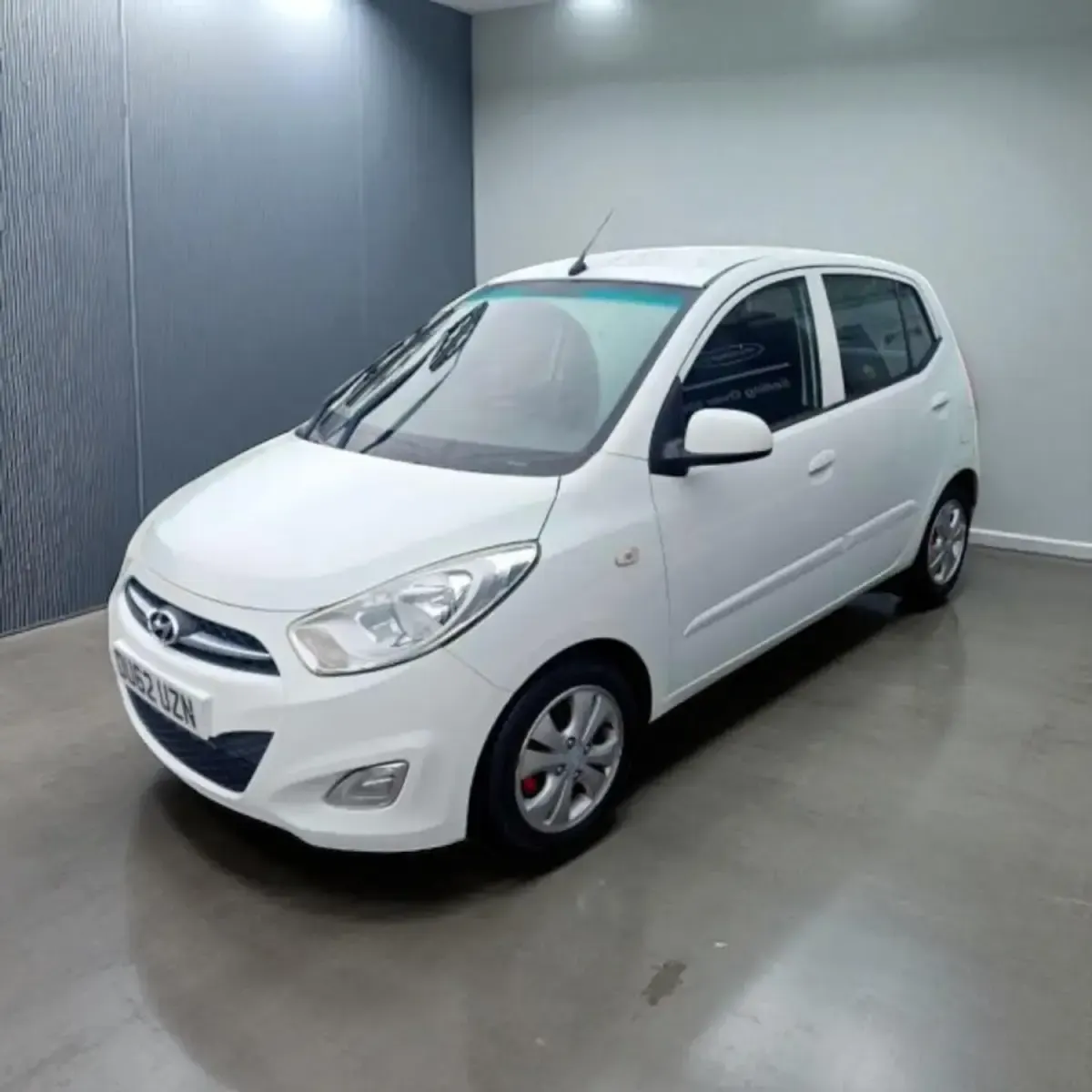 Used Hyundai i10 Active 86 HP (63 kW) 2012 White Hatchback