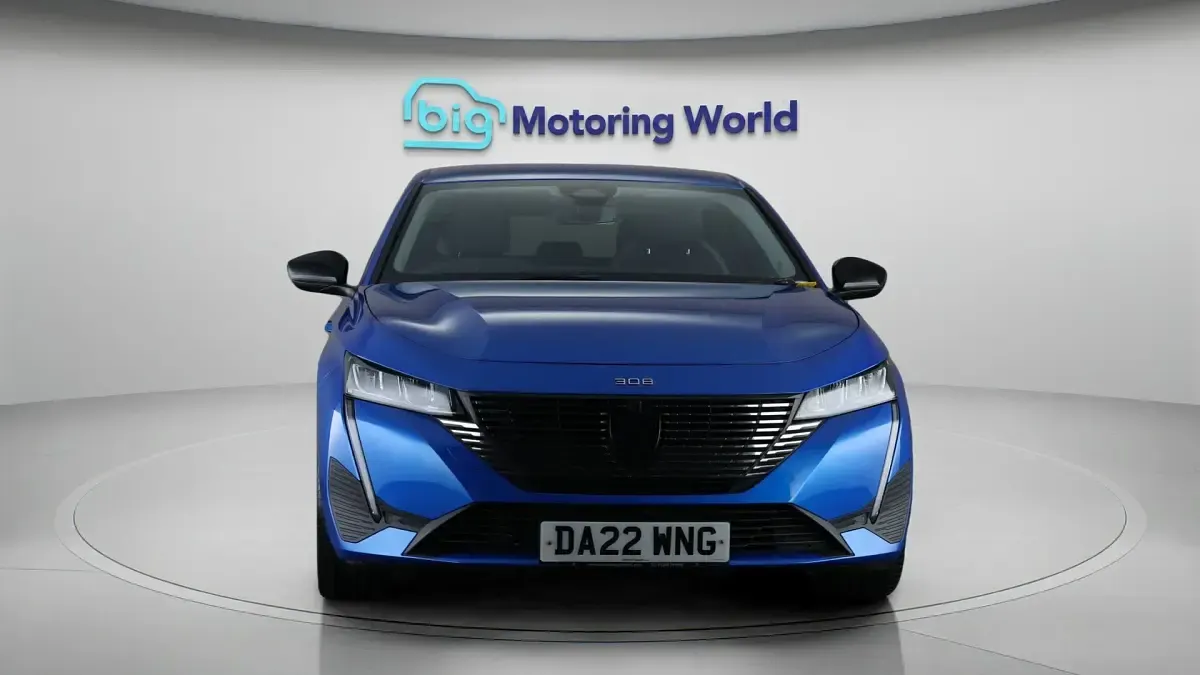 Used Peugeot 308 Allure Premium 131 HP (96 kW) 2022 Blue Hatchback