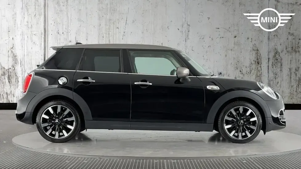 Used Mini Cooper S Exclusive 189 HP (139 kW) 2020 Black Hatchback