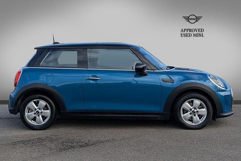 Used Mini Cooper Classic 134 HP (98 kW) 2023 Blue Hatchback