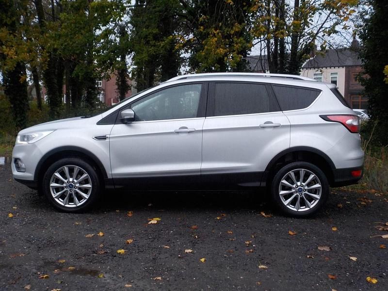 Used Ford Kuga Titanium 120 HP (88 kW) 2019 Silver SUV