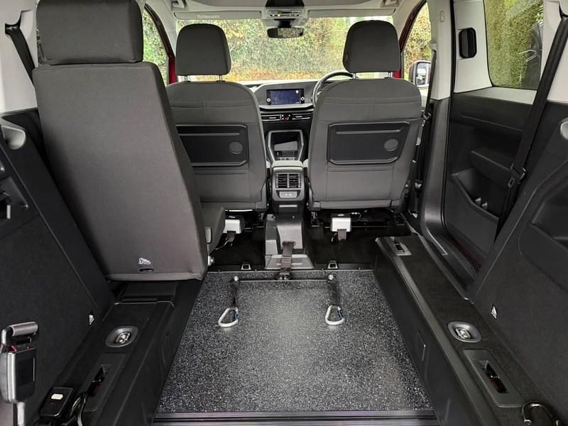 Used VW Caddy Life 2024 Red MPV