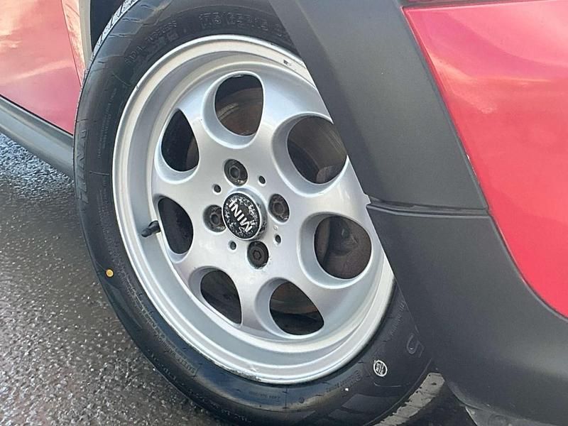 Begagnad Mini ONE Hatch 2011 Röd Halvkombi
