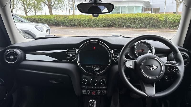 Usado Mini Cooper Classic 136 CV (100 kW) 2022 Gris Utilitario