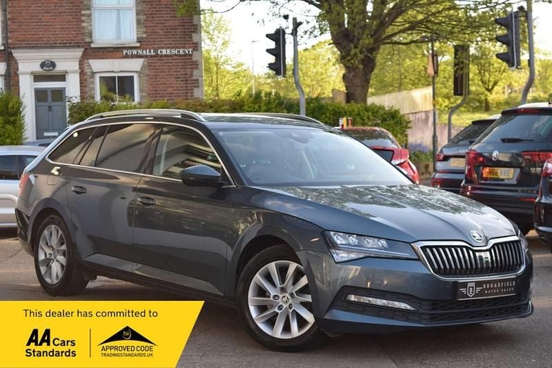 Used Skoda Superb SE Technology 120 HP (88 kW) 2019 Grey Estate