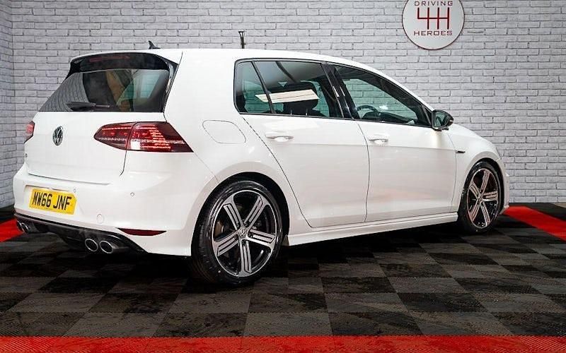 Used VW Golf VII R 300 HP (220 kW) 2016 Hatchback