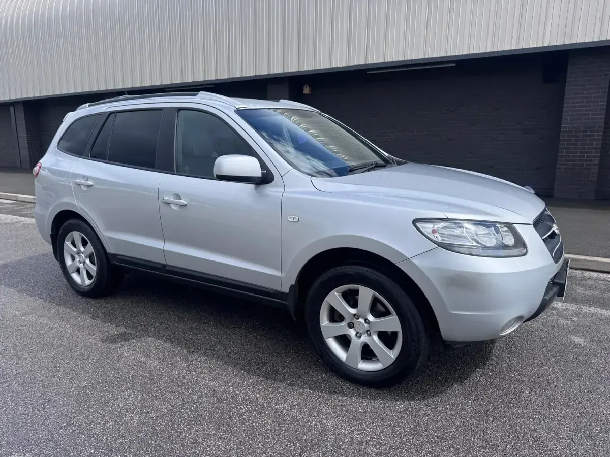 Used Hyundai Santa Fe 155 HP (114 kW) 2008 Silver SUV